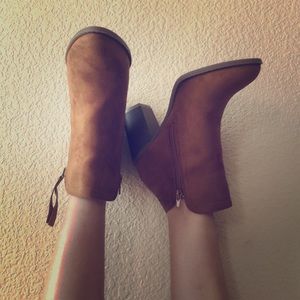 Women’s Fashion Suede Booties (6.5 Chestnut)